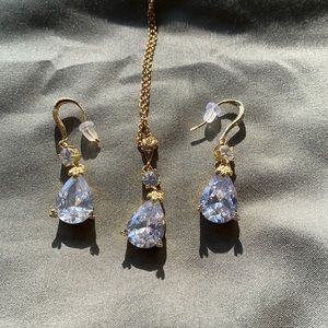 Bridal earring & necklace set